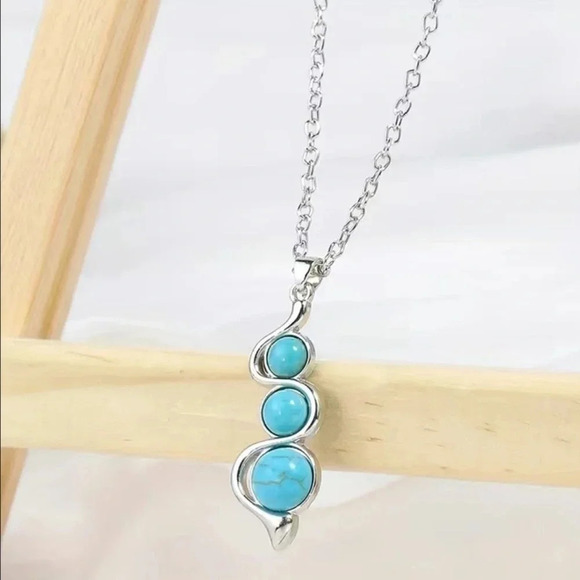 2 LEFT! Vintage Silver Round Turquoise Necklace - Picture 1 of 2